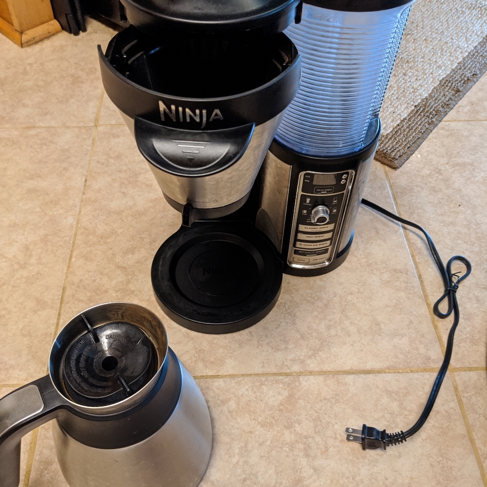 Keurig and Ninja coffee makers (no shipping.local)